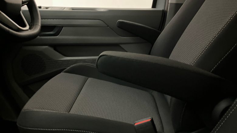 Volkswagen Transporter T32 Swb Electric 160kW 65kWh Commerce Pro Van Auto